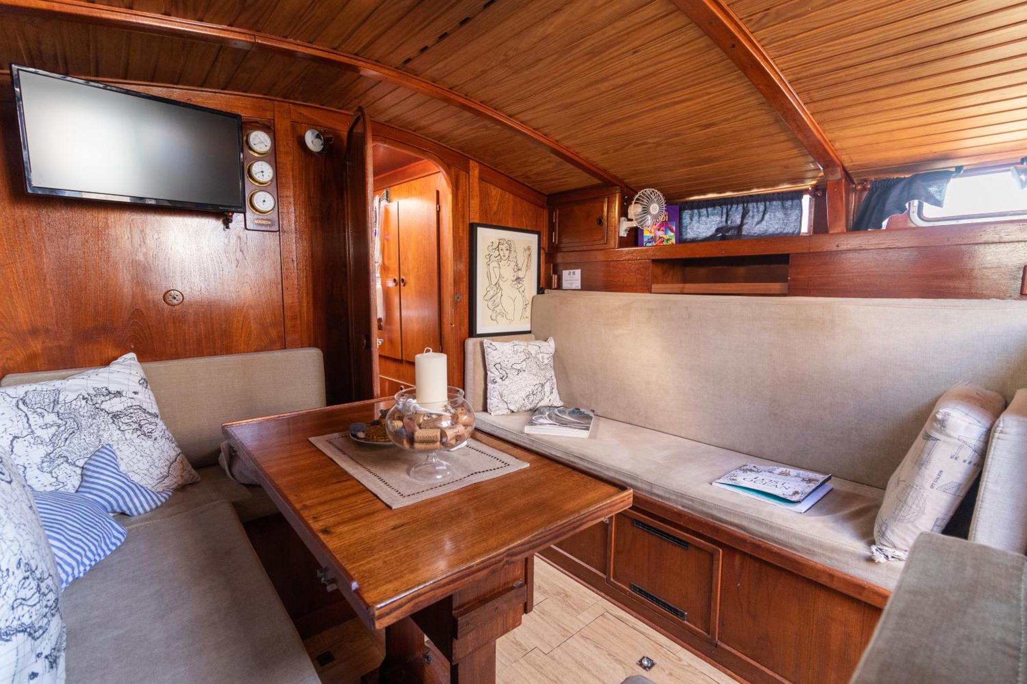 Quo Vadis Yacht 호텔 바리 외부 사진