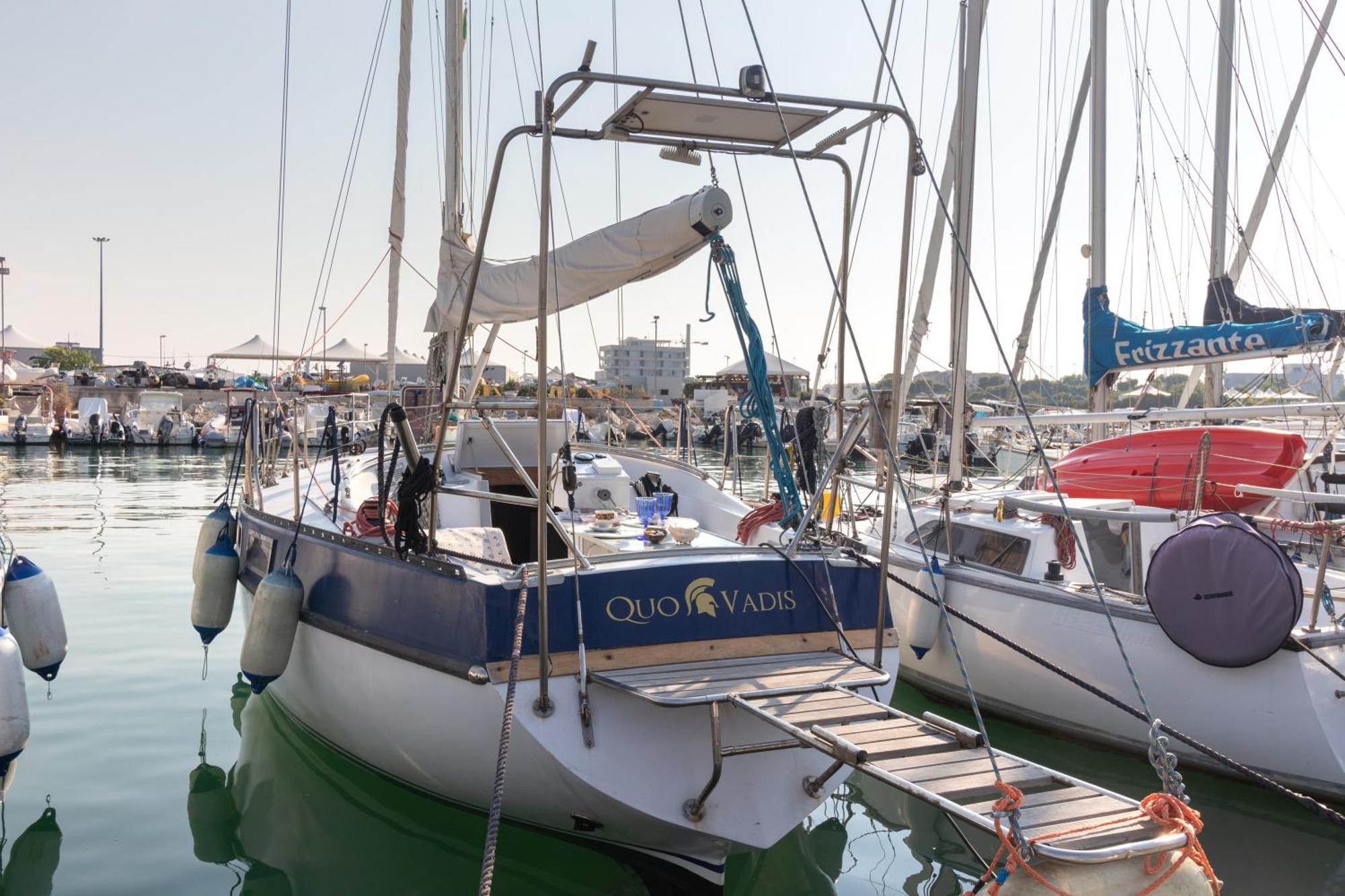 Quo Vadis Yacht 호텔 바리 외부 사진