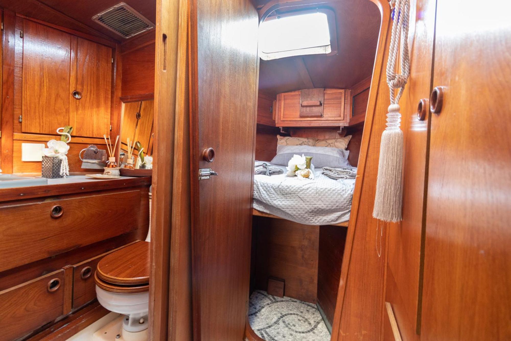 Quo Vadis Yacht 호텔 바리 외부 사진